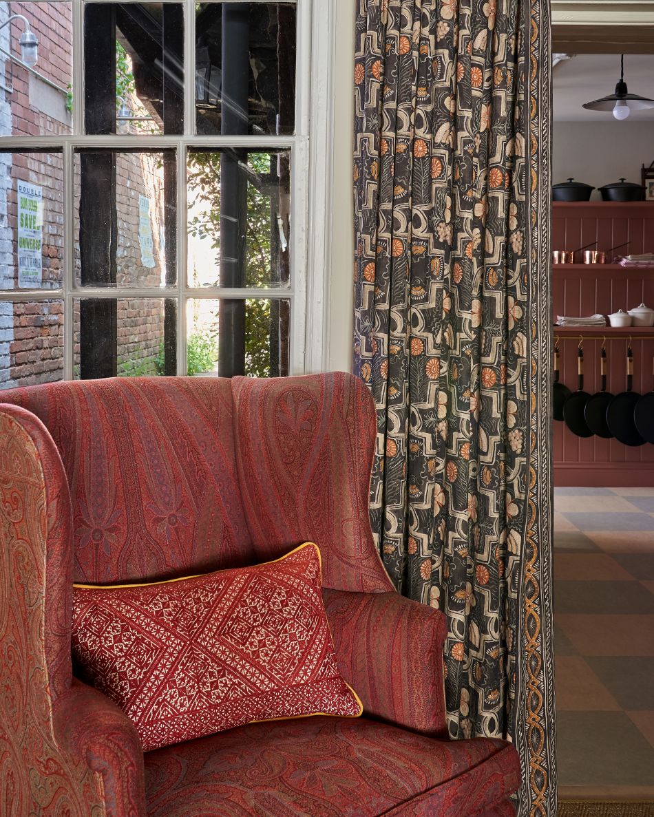 Ledbury Elizabethan Linen Print - Small - Image 5