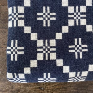 St David's Cross Welsh Throw - Nos - Image 1