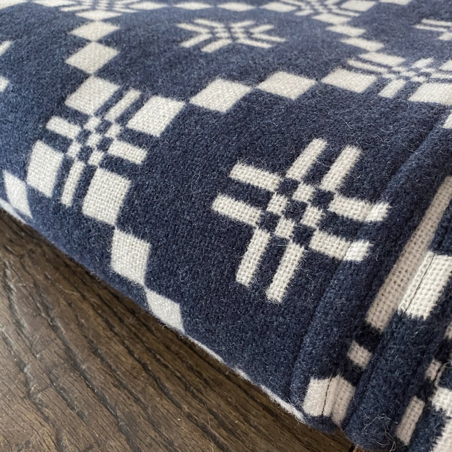 St David's Cross Welsh Throw - Nos - Image 4