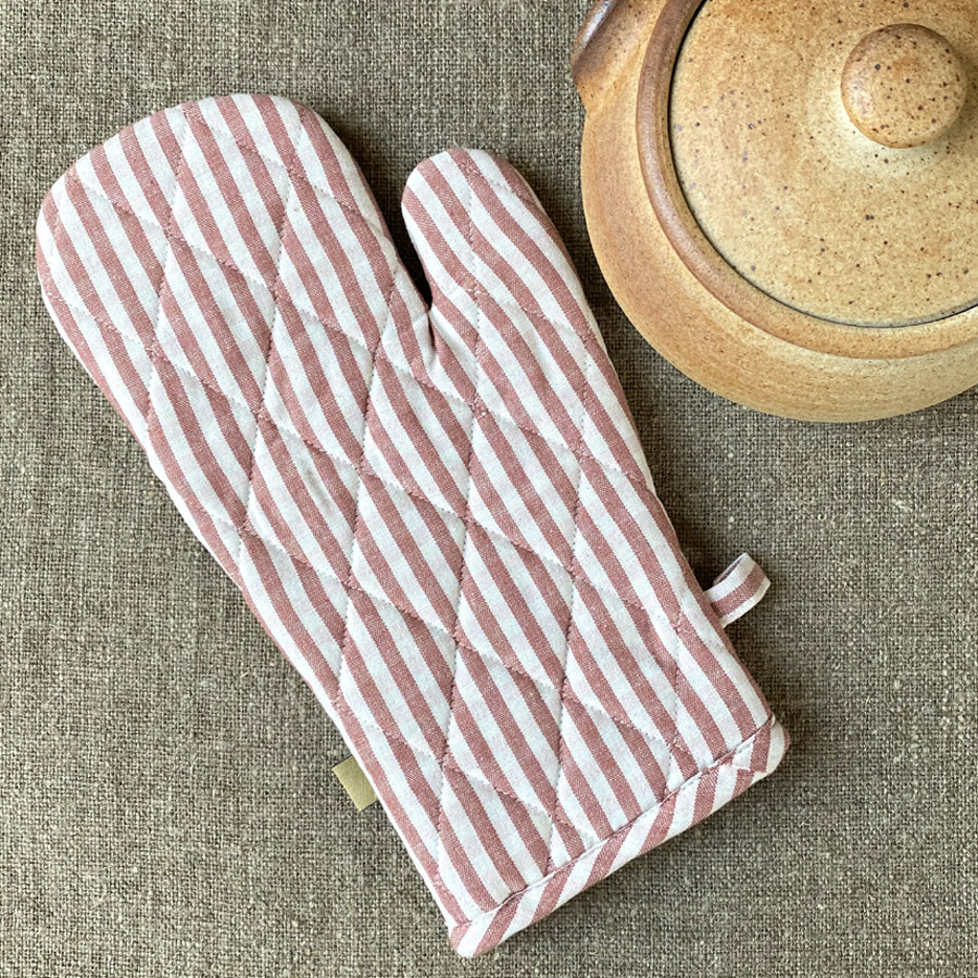 Gingham Oven Glove - Image 4