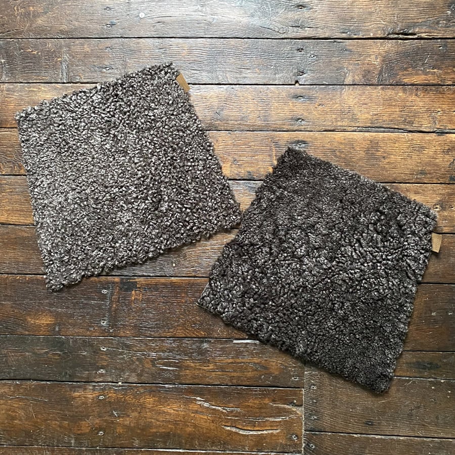 Unpadded Sheepskin Seat Covering - Cappuccino - Image 2