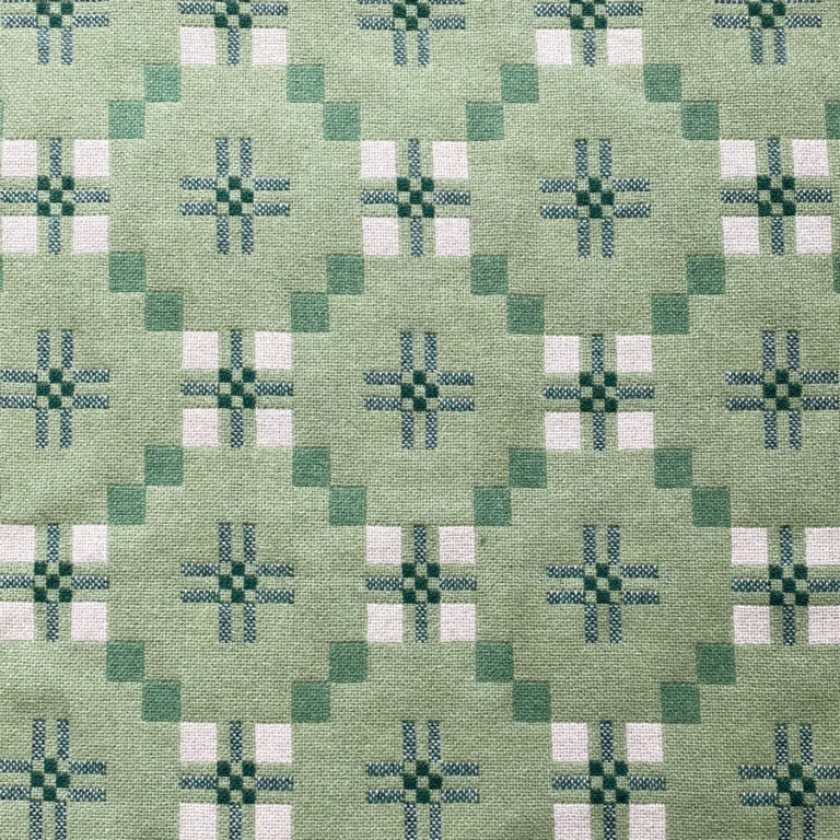 St David's Cross Welsh Throw - Deilin Green - Image 2