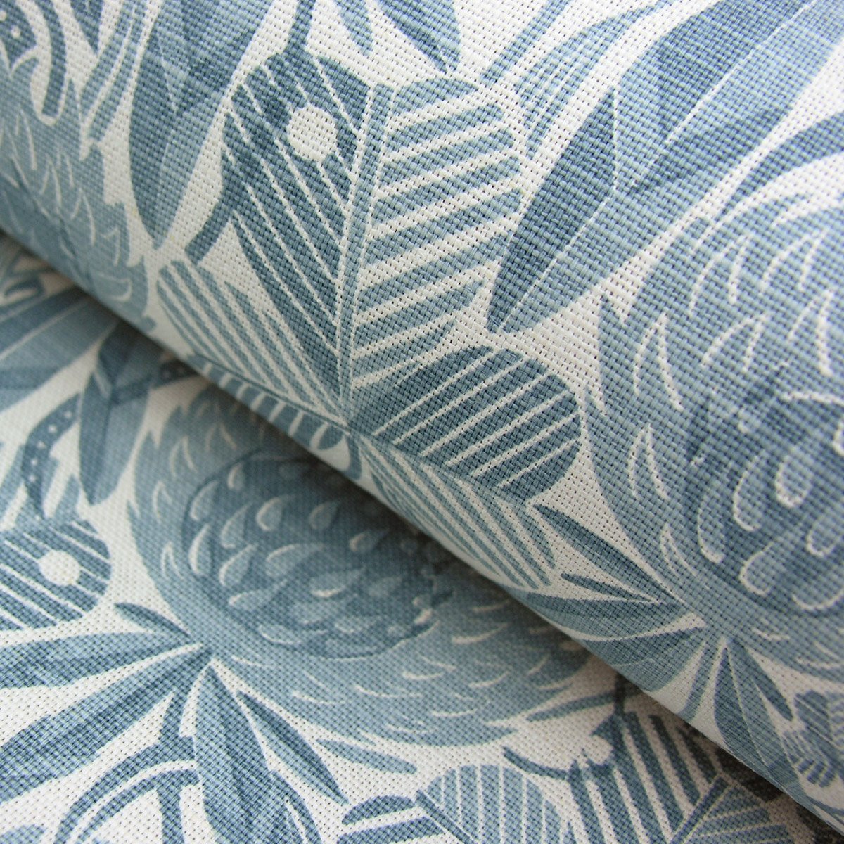 Angie Lewin Clover - Shoreline - Image 1