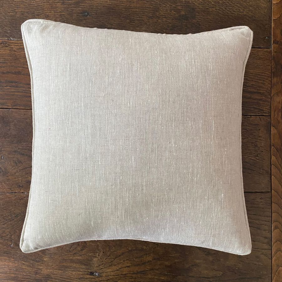 Ledbury Elizabethan Linen Cushion - Image 3