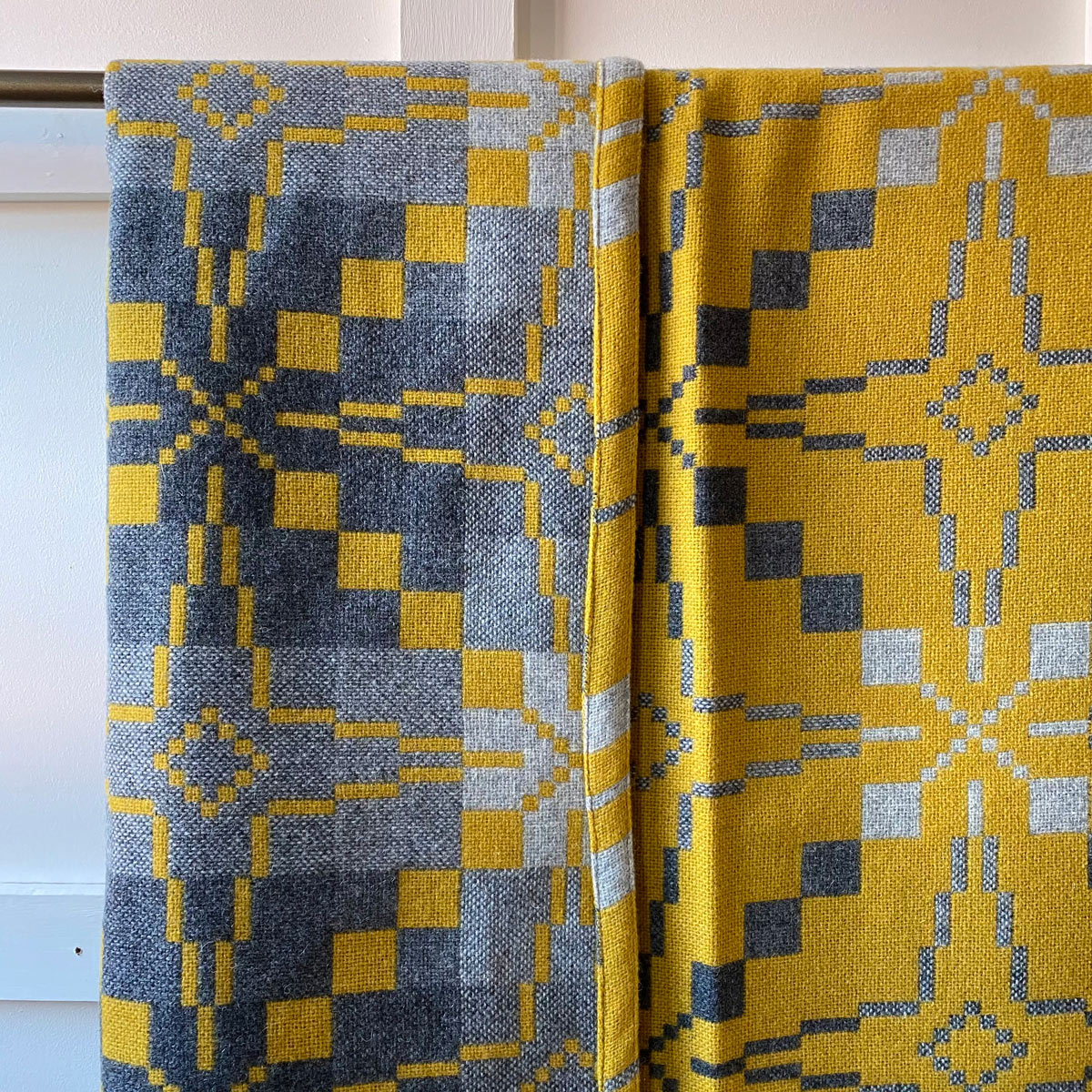 Vintage Star Welsh Throw - Gorse - Image 4
