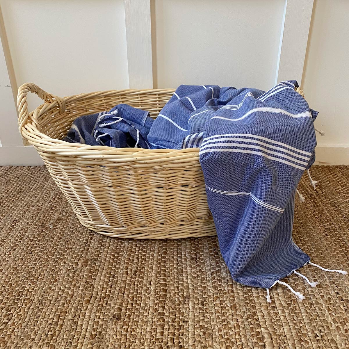 Willow Washing Basket - Image 4