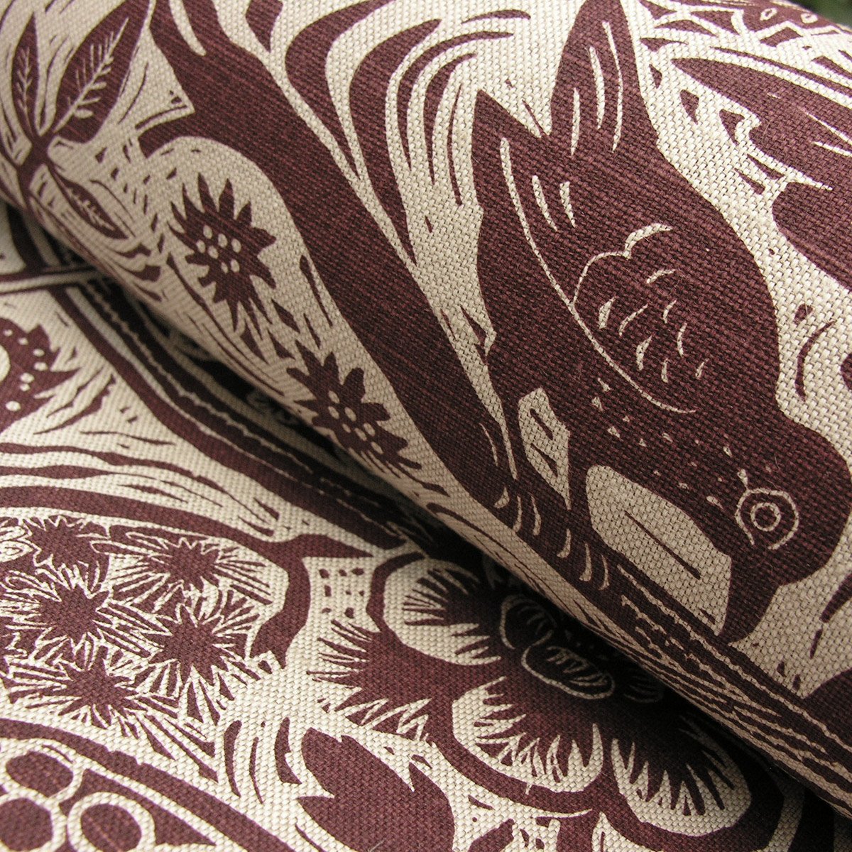 Mark Hearld Wren - Burgundy - Image 1