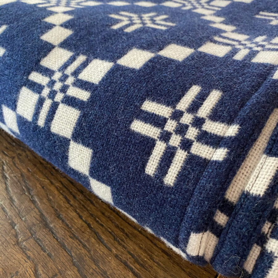 St David's Cross Welsh Single Blanket - Navy - Image 5