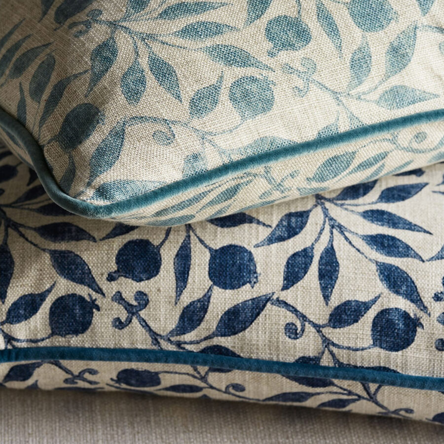 William Morris Rosehip - Indigo - Image 4