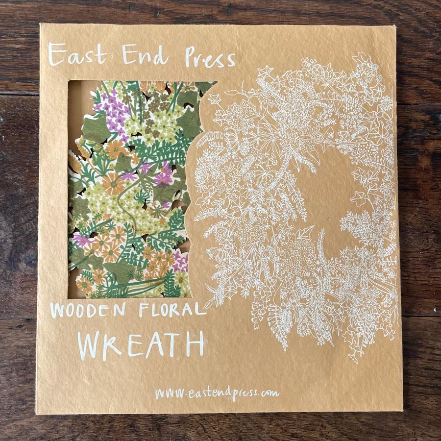 Wooden Decoration - Spring Wreath - Image 3