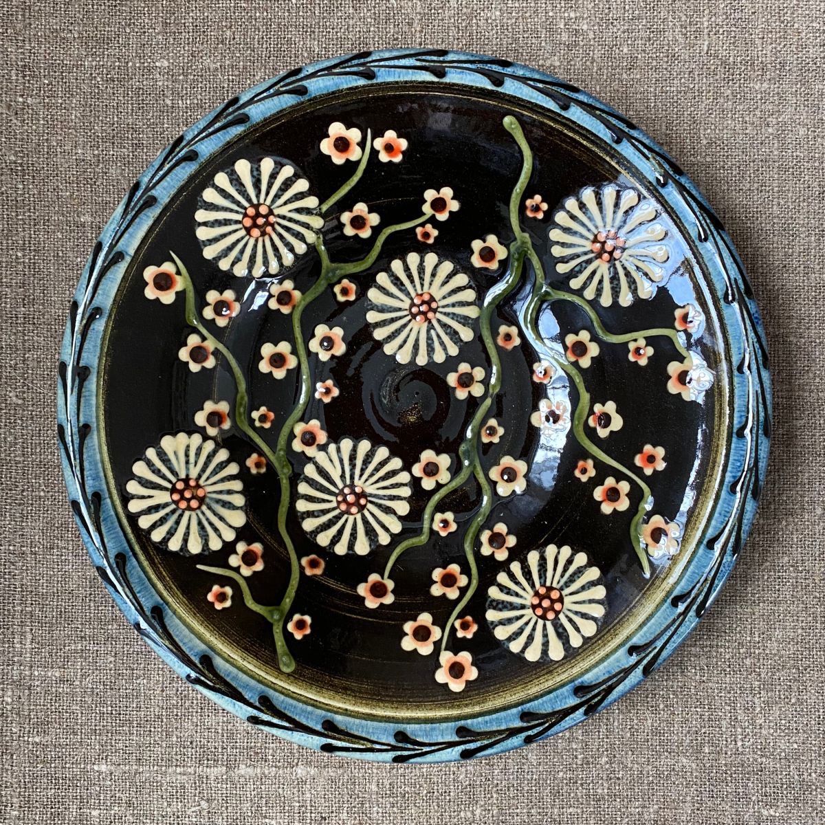 Paul Young Slipware Large Daisy Bowl PYLD3 - Image 4