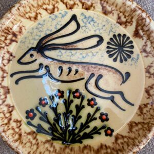 Paul Young Slipware Plate - Hare PYPL2 - Image 4