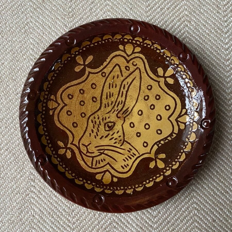 SORKD8 Hare Plate No.2 Katie B Morgan Small slipware biscuit plate from Tinsmiths Ledbury