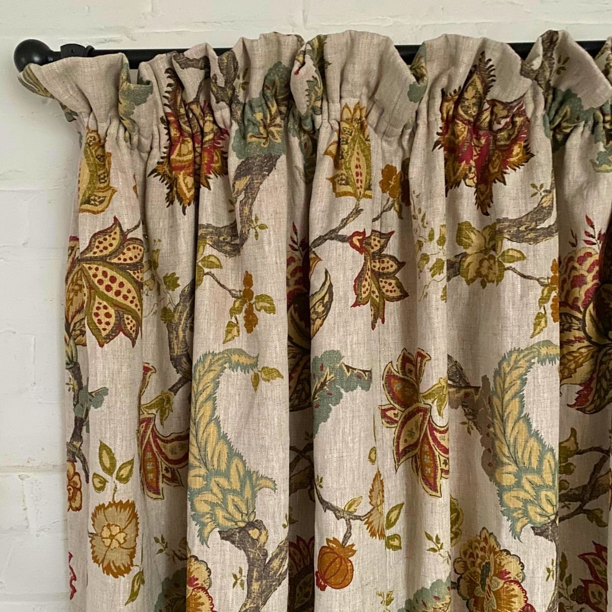Single curtain in Yasmin Linen from Tinsmiths of Ledbury