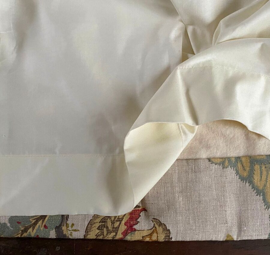 Single curtain in Yasmin Linen from Tinsmiths of Ledbury