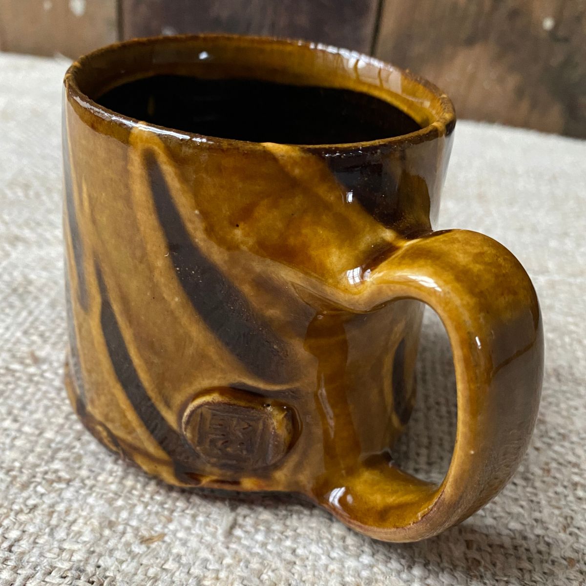 Erica Taylor Low Ceramic mug in amber with wipe design