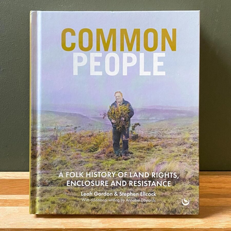 Front Cover of Common People book by Leah Gordon & Stephen Ellcock