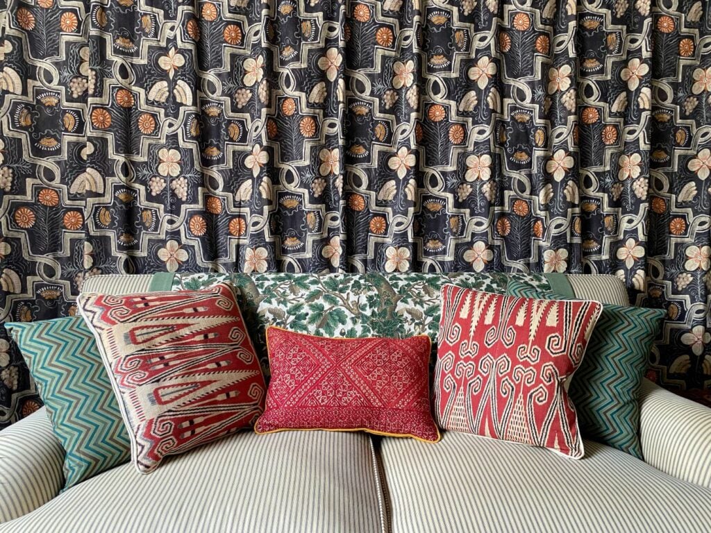 Tinsmiths Ledbury Elizabethan fabric