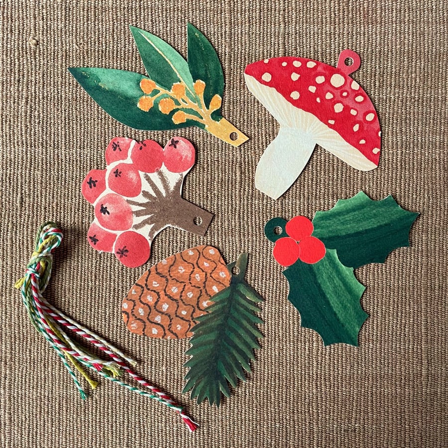 Hadley set of 5 Festive Gift Tags on pink cloth background