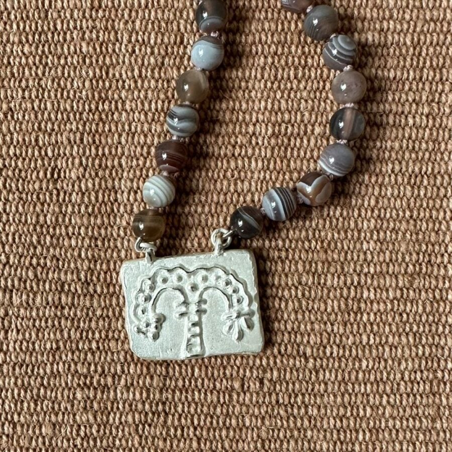 Agate Necklace with Boar/Tree of Life Pendant CDLT M2