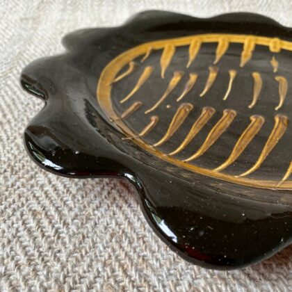 Erica Taylor Low Scallop Edge Plate Black ETFP1 - Image 2