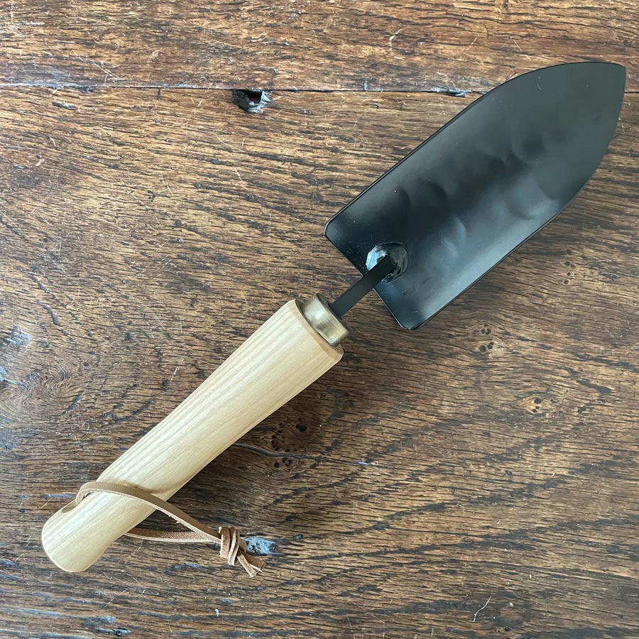 Niwaki Hand Forged Trowel Tinsmiths