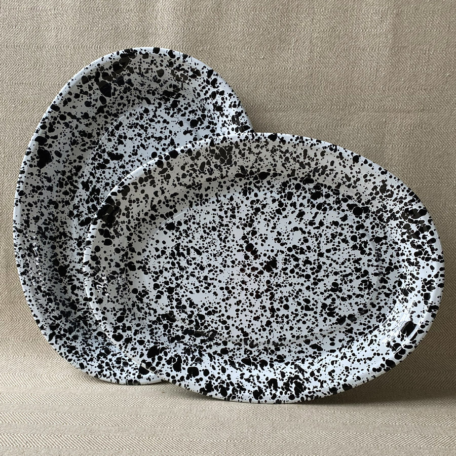 Black and white platter hotsell