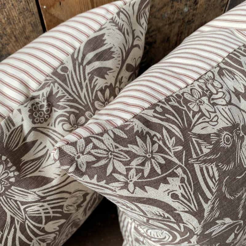 SQUIRREL AND SUNFLOWER CUSHION - CHARCOAL - Image 2